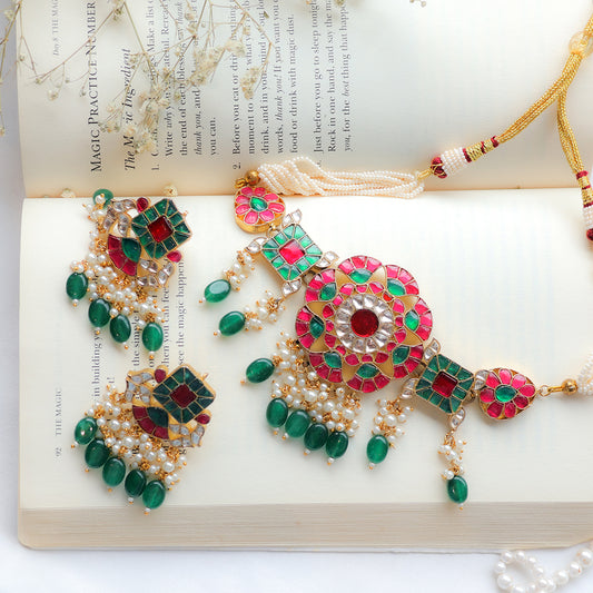 Traditional Paachi Kundan Necklace Set with Green Beads – Bridal Jewellery for Weddings