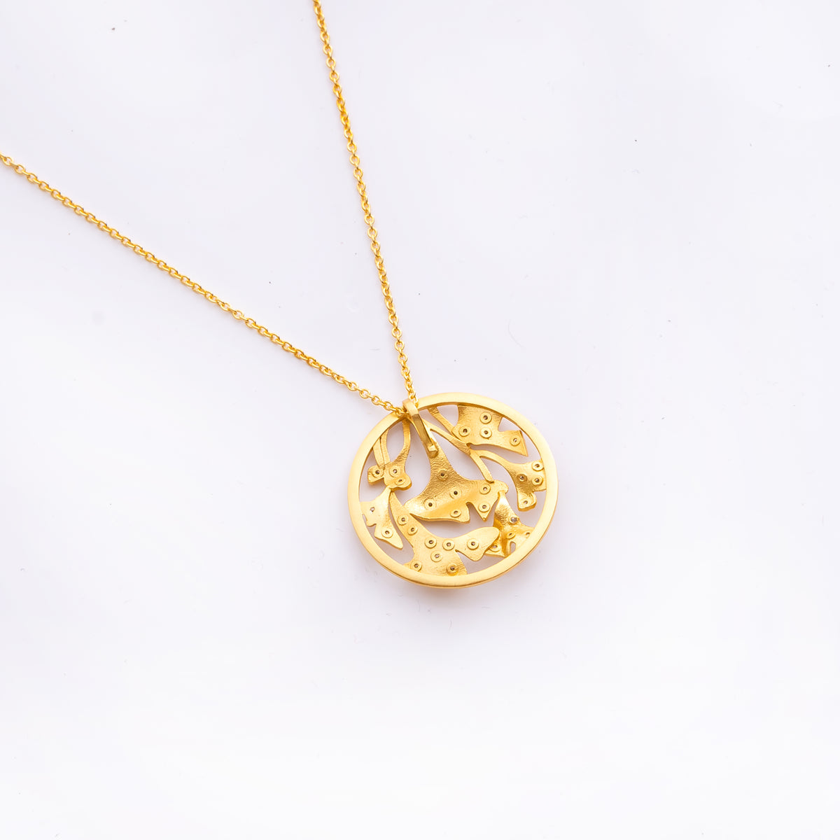 Ginkgo Round Pendant Necklace