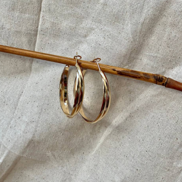 Women's Chunky Golden Circle Hoop Earring