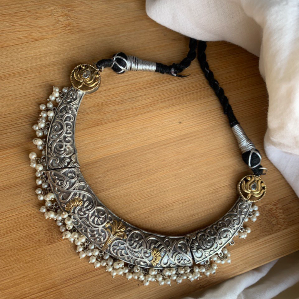 Dual Tone Oxidised Carved Hasli Necklace Set