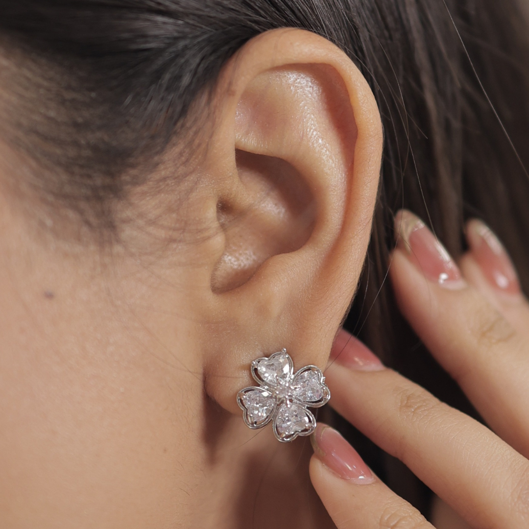 Elegant Silver Clover Stud Earrings for Women – Sparkling Four-Leaf Flower Design