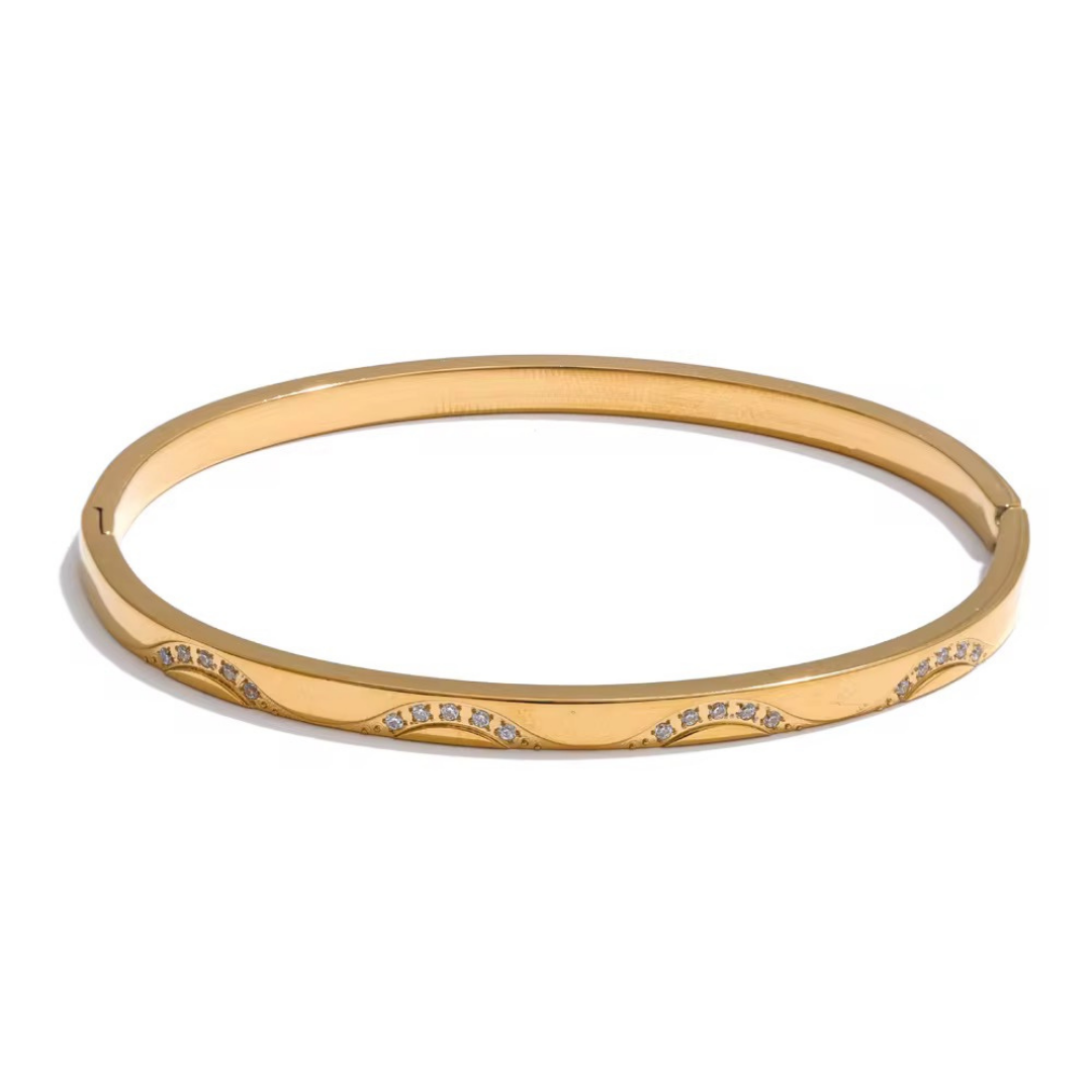 Wavy Luxe Diamond Bracelet
