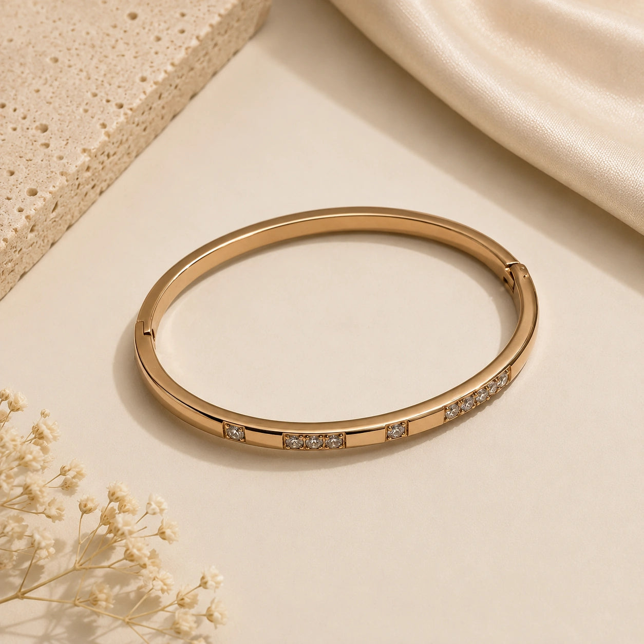 The Modern & Dainty Bracelet