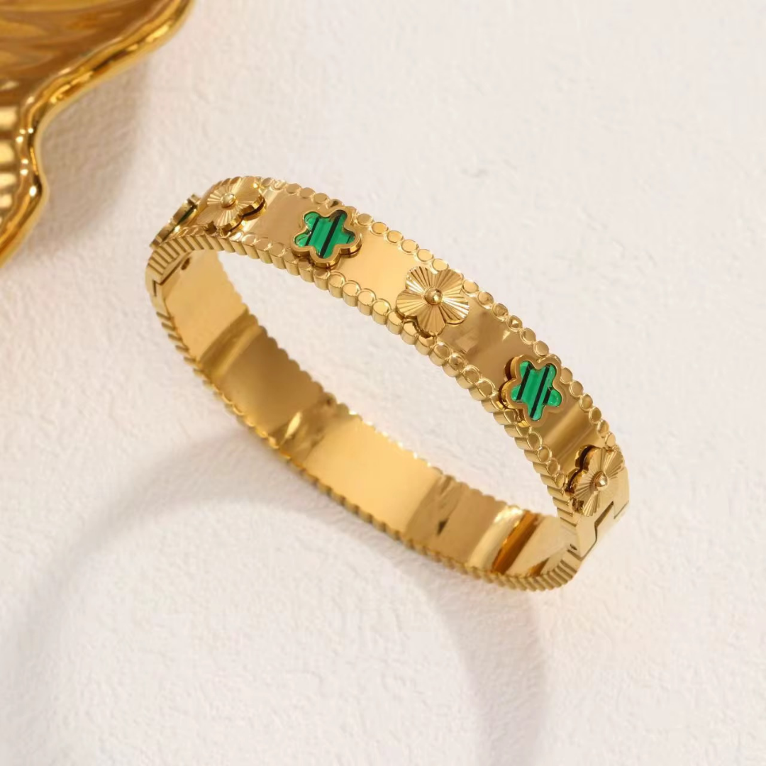 Trendy Anti- Tarnish Flower Bracelet