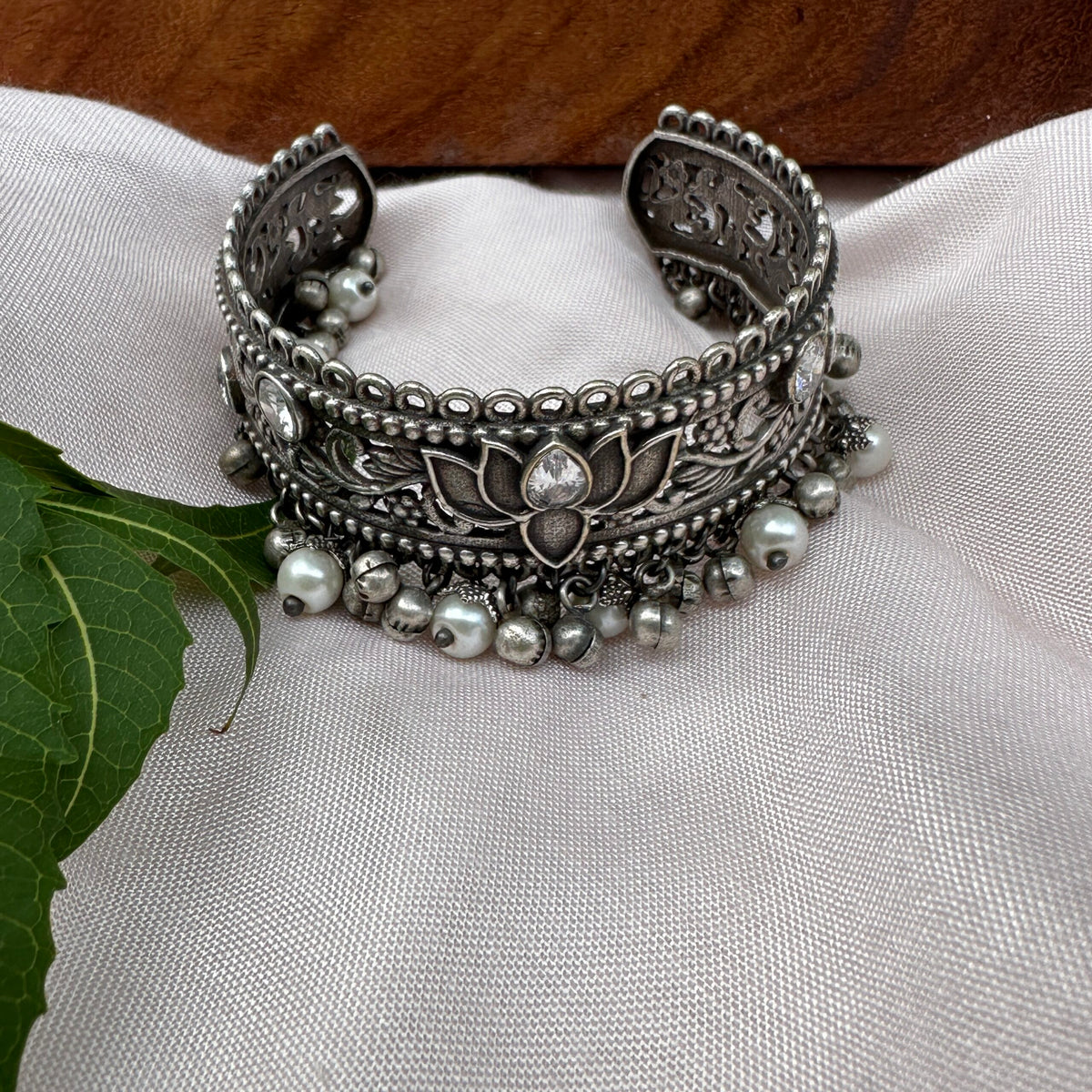 Lotus Motif Oxidised Kada