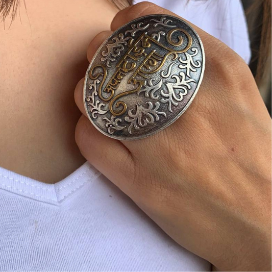 Traditional Statement Ring in Dual Tone Polish