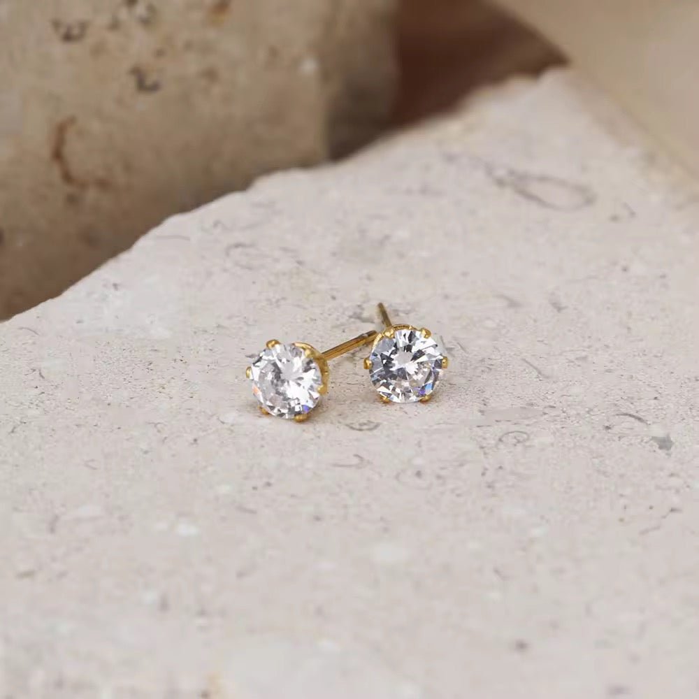 Classic Solitaire Stud Earrings - Putstyle
