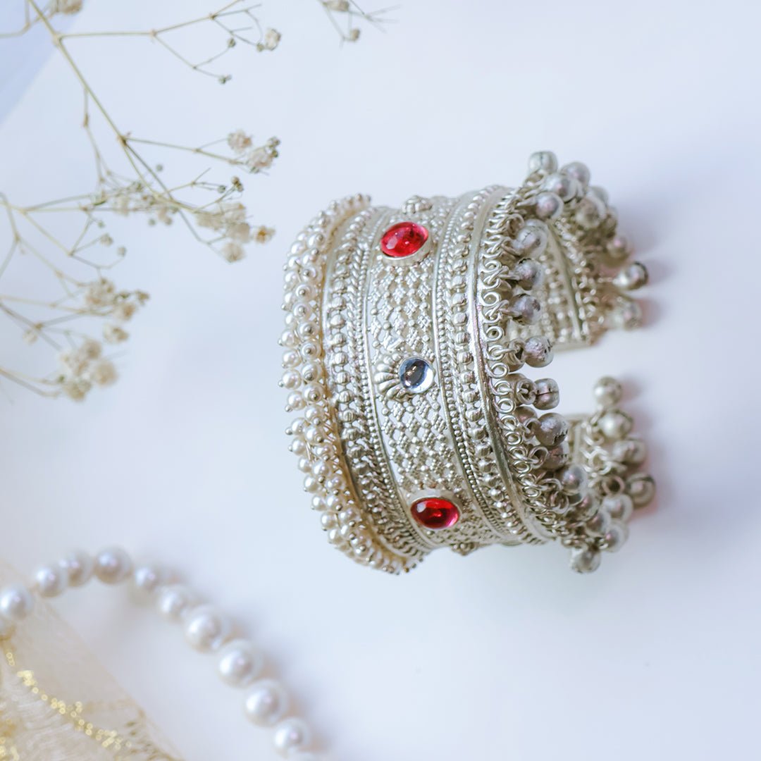 Oxidized Silver Kada with Red & White Kundan Stones and Ghungroo Detailing - Putstyle