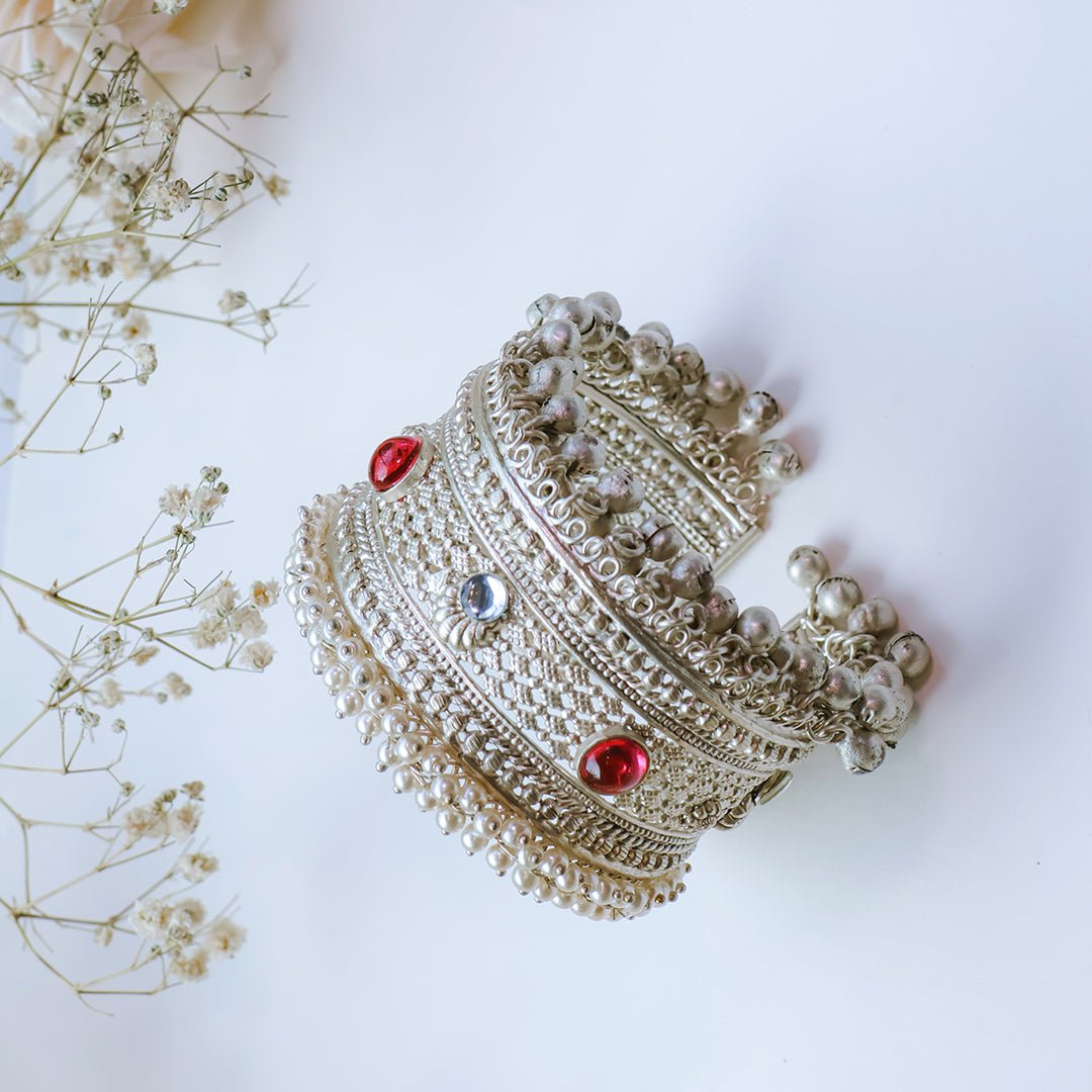 Oxidized Silver Kada with Red & White Kundan Stones and Ghungroo Detailing - Putstyle