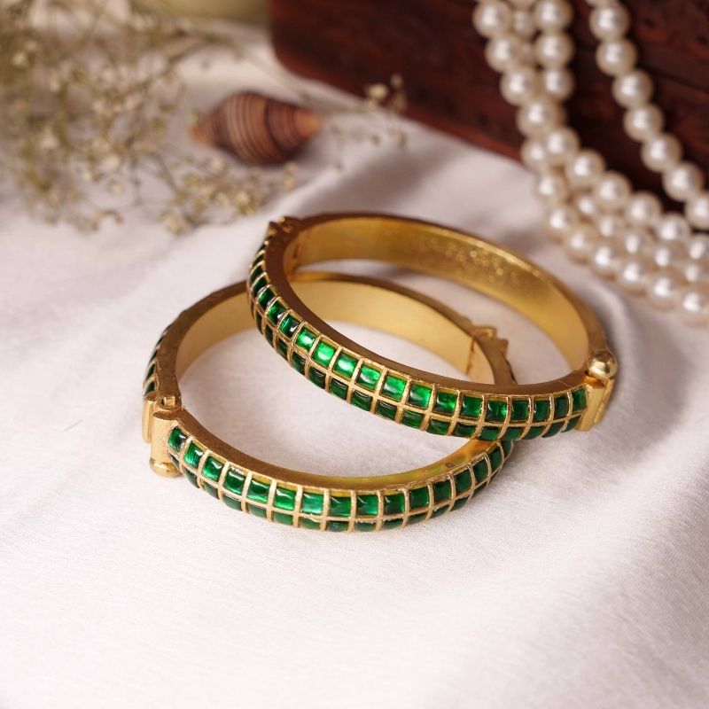 Risa Green Kundan Embellished Bangle - Putstyle
