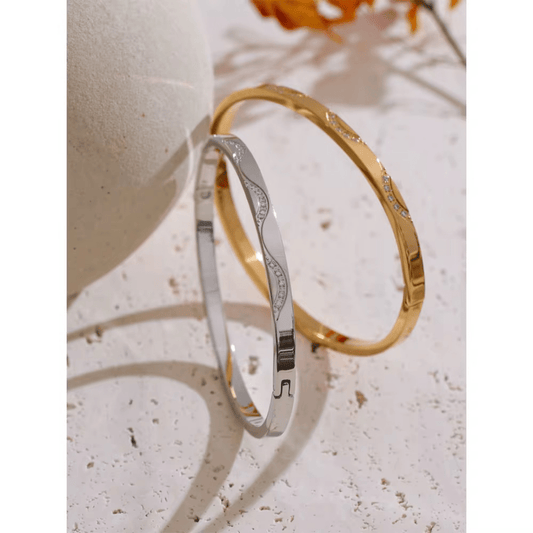 Wavy Luxe Diamond Bracelet - Putstyle